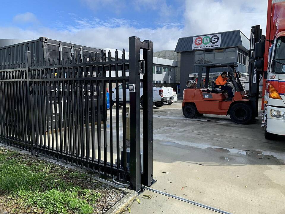 Fencing Dynamix Specialists in:- Automatic driveway gates Security fencing School fencing Pool and landscape fencing Timber boundary fencing Glass fencing Fencing Dynamix covers the whole range of commercial and residential fencing. Based in Kumeu, West Auckland and servicing all of the greater Auckland Area