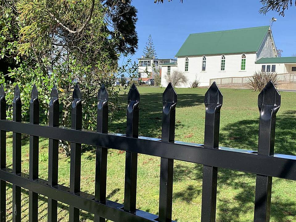 Fencing Dynamix Specialists in:- Automatic driveway gates Security fencing School fencing Pool and landscape fencing Timber boundary fencing Glass fencing Fencing Dynamix covers the whole range of commercial and residential fencing. Based in Kumeu, West Auckland and servicing all of the greater Auckland Area