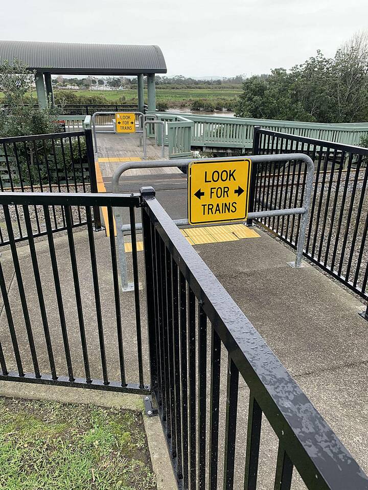 Fencing Dynamix Specialists in:- Automatic driveway gates Security fencing School fencing Pool and landscape fencing Timber boundary fencing Glass fencing Fencing Dynamix covers the whole range of commercial and residential fencing. Based in Kumeu, West Auckland and servicing all of the greater Auckland Area