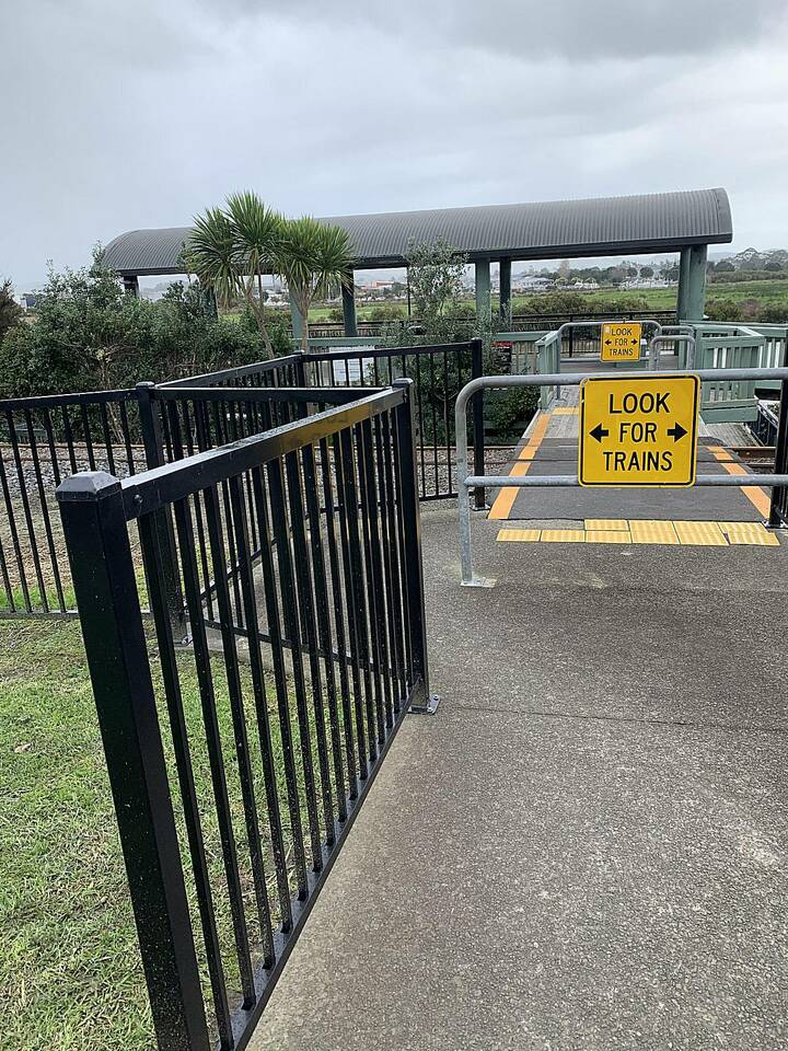 Fencing Dynamix Specialists in:- Automatic driveway gates Security fencing School fencing Pool and landscape fencing Timber boundary fencing Glass fencing Fencing Dynamix covers the whole range of commercial and residential fencing. Based in Kumeu, West Auckland and servicing all of the greater Auckland Area